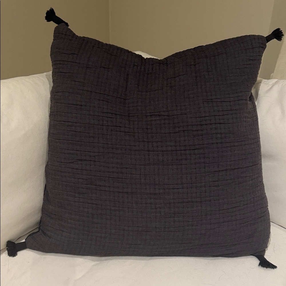 King Double Cloth Quilt Sham Charcoal Gray/ Black - Threshold™